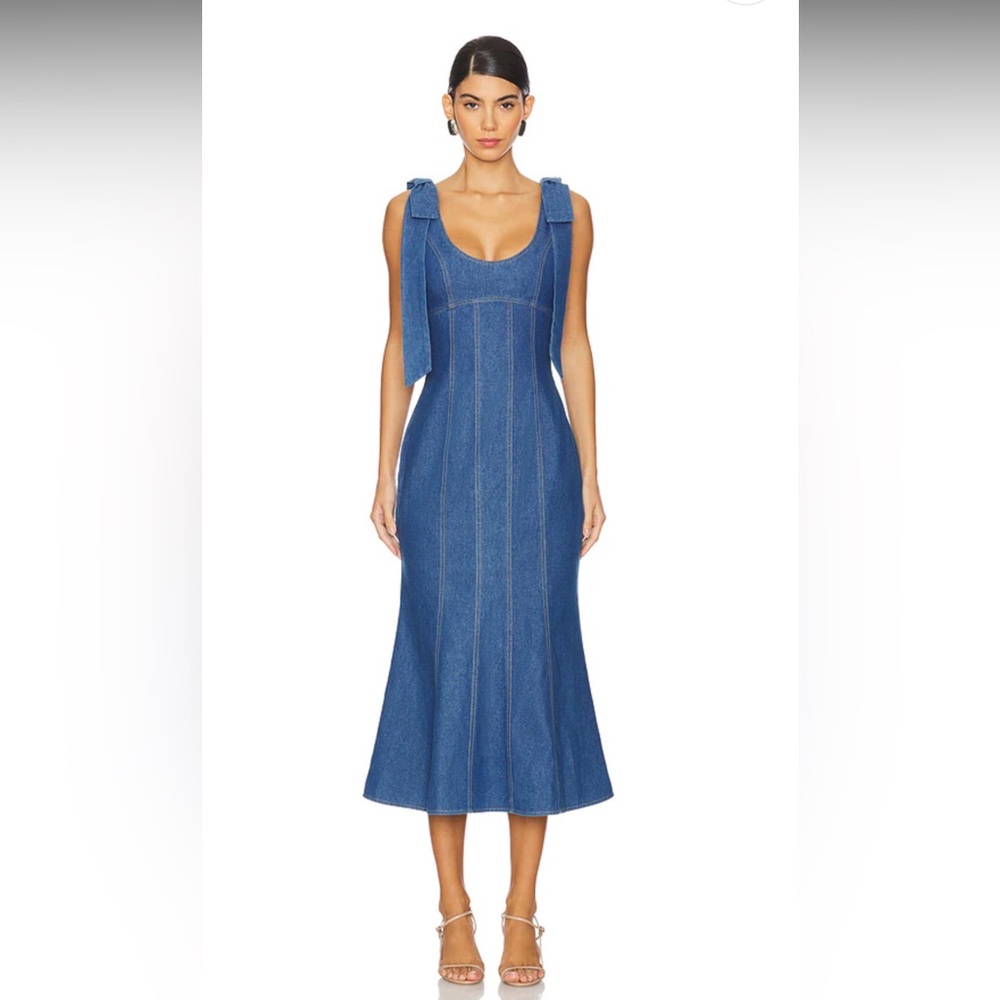 Elliatt Blue Midi Dress
